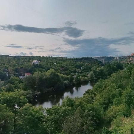 Apartmany Nad Splavem Znojmo Bagian luar foto